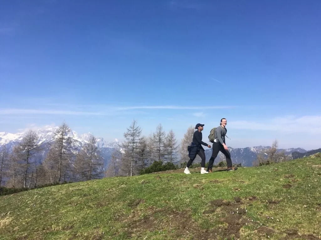 Randonnée jusqu'à Dovska baba pour les vues du printemps Grand